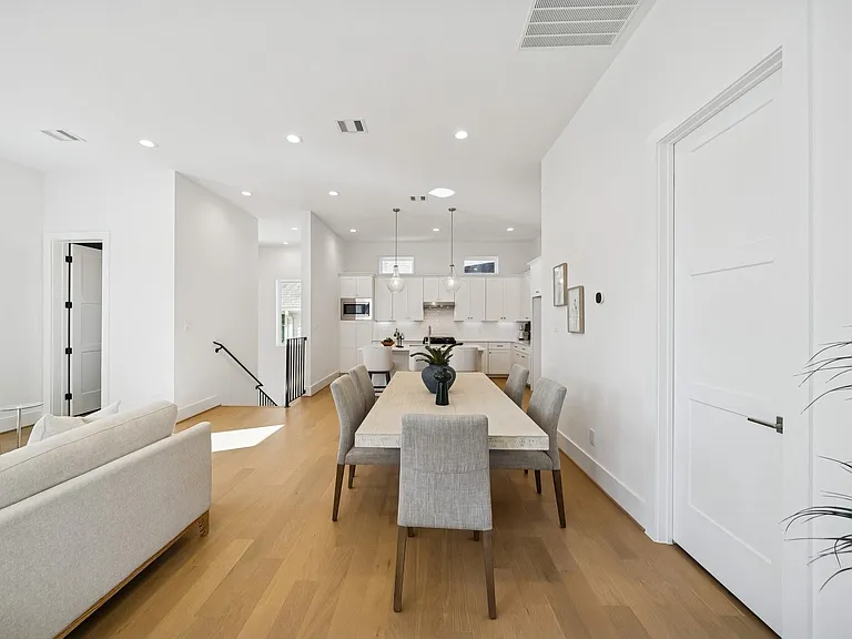 1405 W 21st St #A — Photo 8