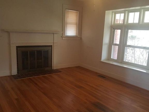 2nd image of 3040 Campbell Ave