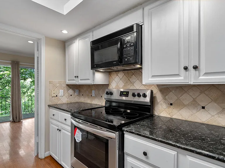 2704 San Pedro St #A-10 — Photo 15