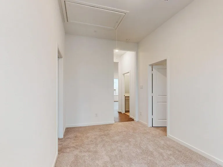21622 Laggan Cliff Ln — Photo 24