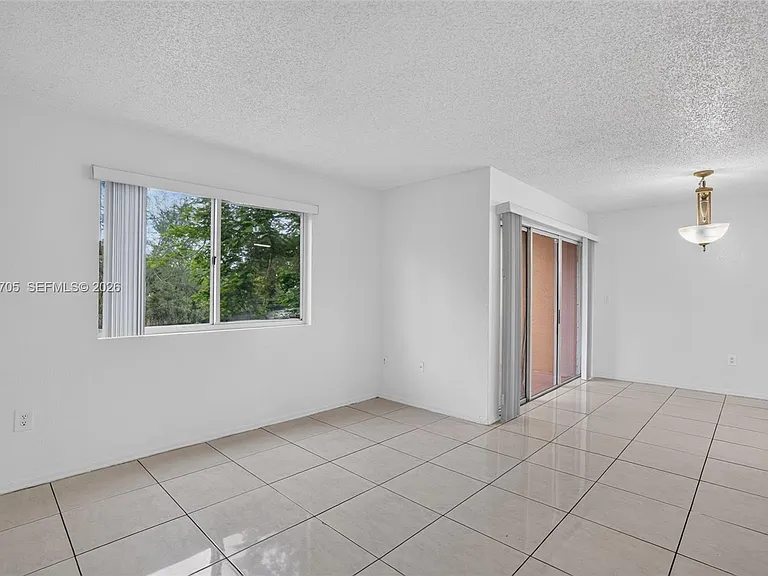 6225 Kendale Lakes Cir #253 — Photo 14