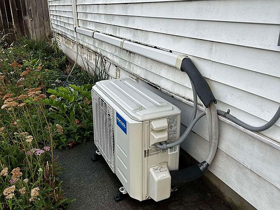5th image of 1324 Tunis Ave