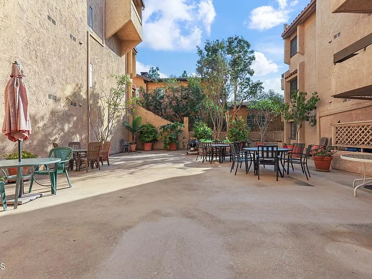 640 S Lake Ave #105 — Photo 35