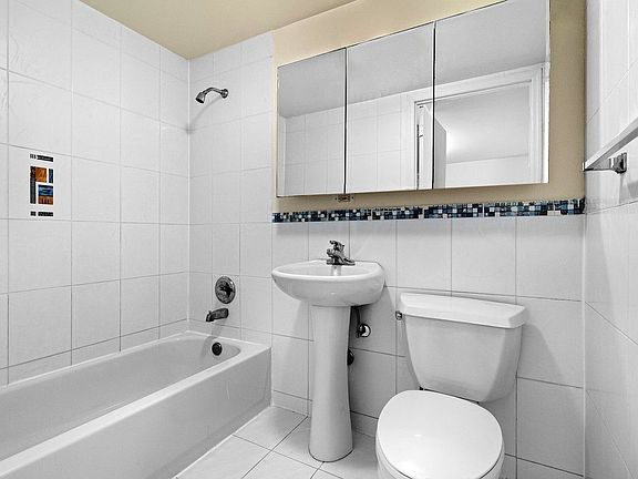 5th image of 540 W 50th St APT 2E
