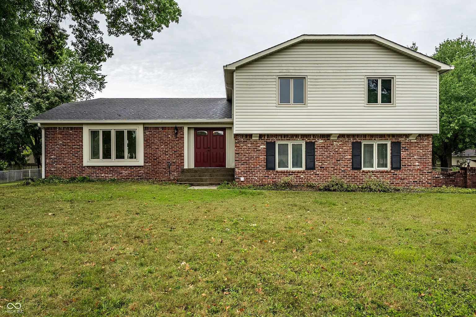 7235 Sondridge Cir photo 1