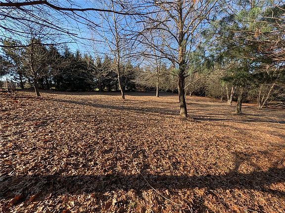 4th image of 100 Santa Rita Ln