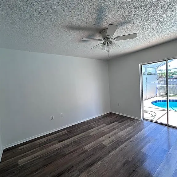 2608 Spring Hill Dr — Photo 4