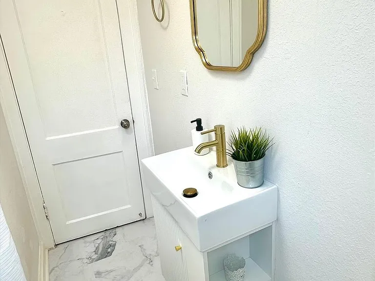 5345 Quincy St #D — Photo 8