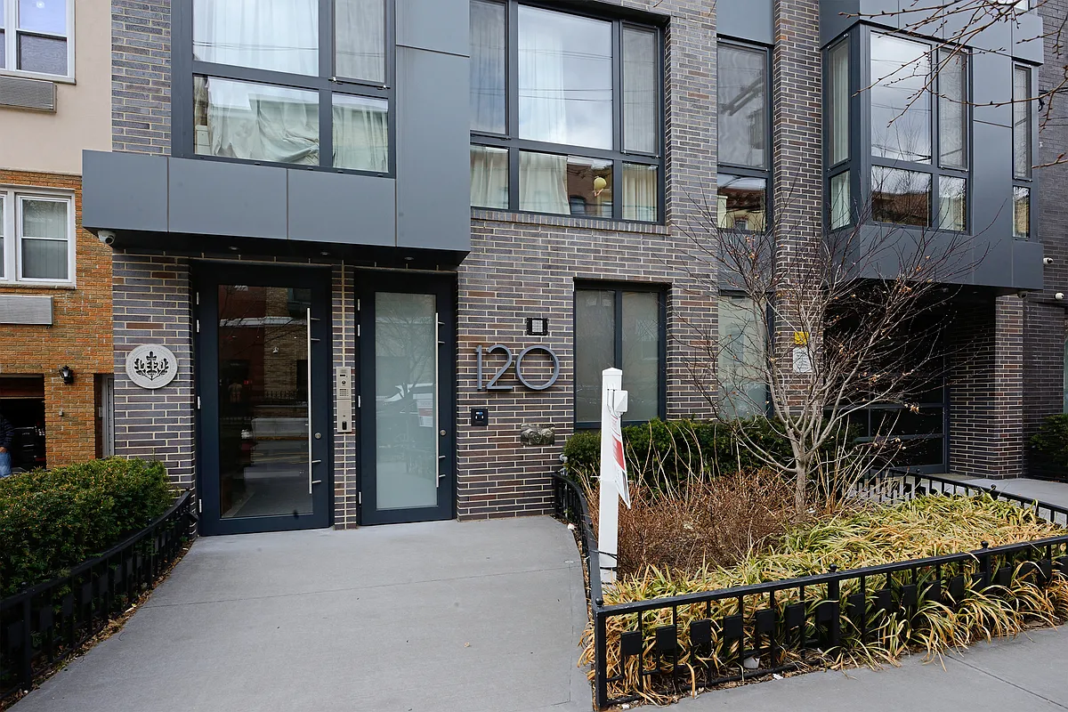 Building Photo - 120 Park Ave #2