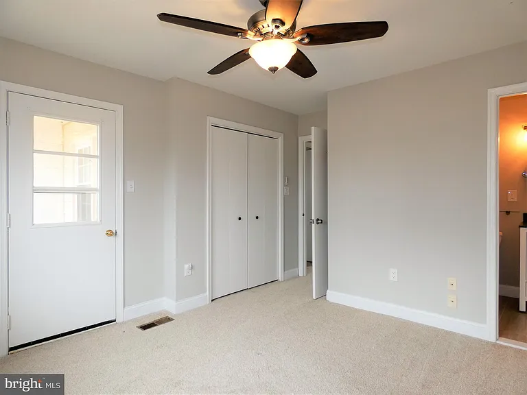 4128 Hamlin Ct — Photo 47