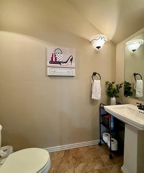592 N Longfellow Ln — Photo 12