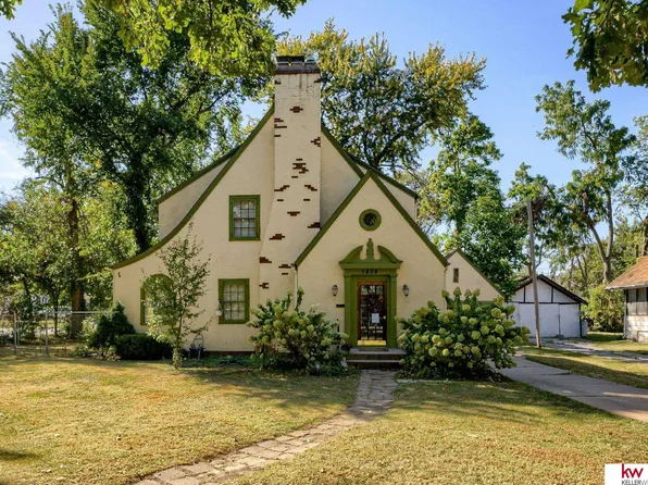 5804 Florence Blvd, Omaha, NE 68110