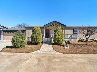 506 Oakwood St, Ingram, TX 78025