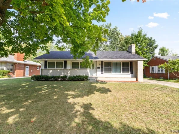 27244 Spring Arbor Dr, Southfield, MI 48076