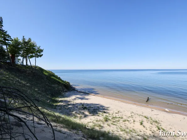 3383 Winnetaska Rd, Muskegon, MI 49441
