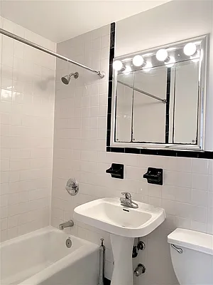 Rented by CitySites Real Estate Group | media 5