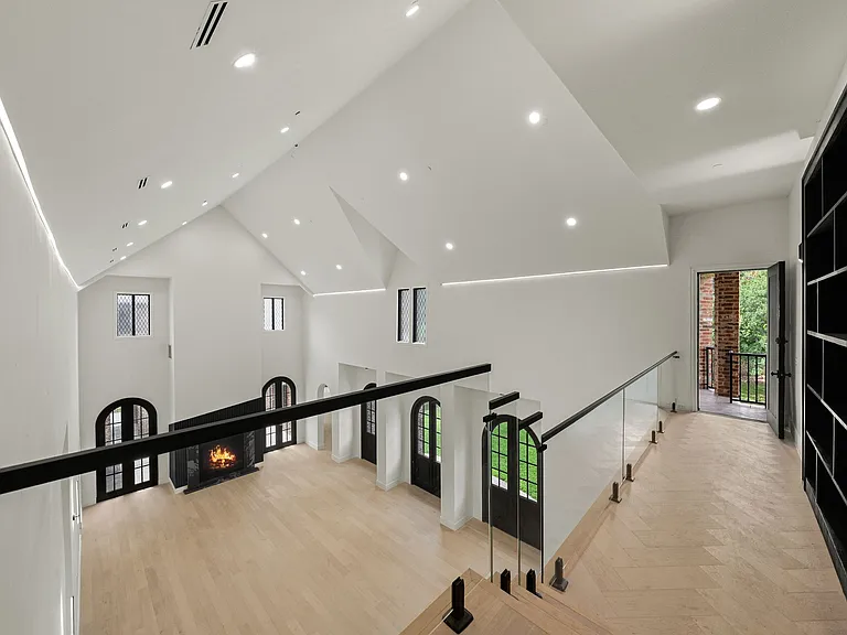 5345 Monterey Dr — Photo 15