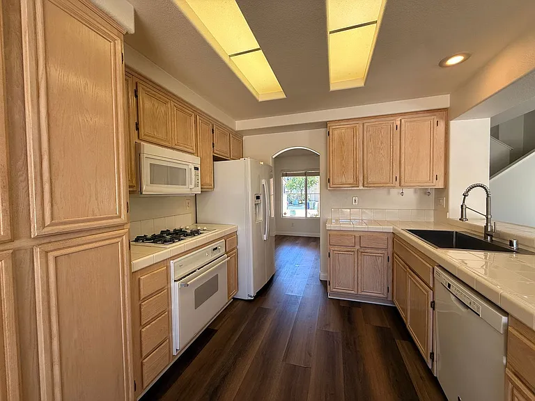 5430 Panoramic Ln — Photo 5