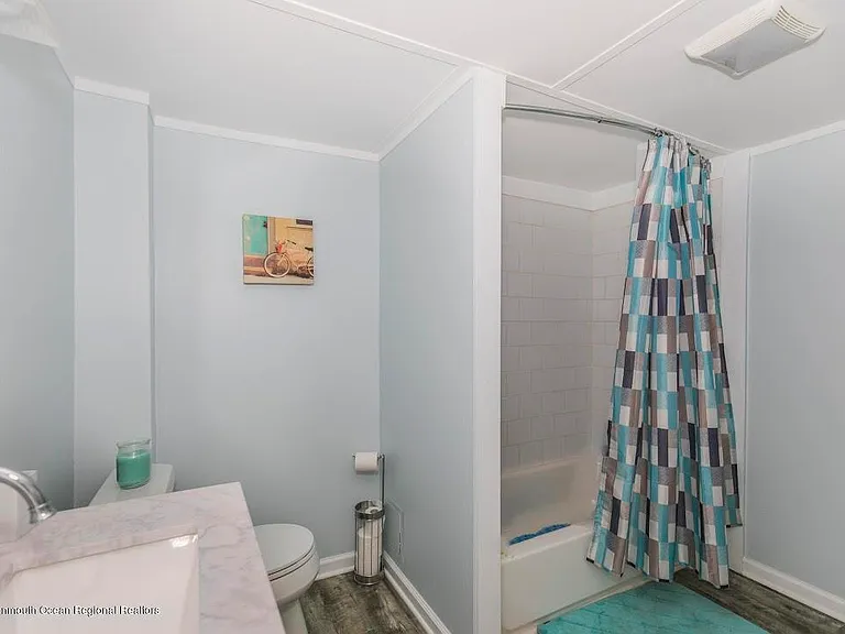 105 Webb Ave — Photo 19