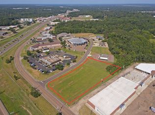 Lakewood Dr, Batesville, MS 38606