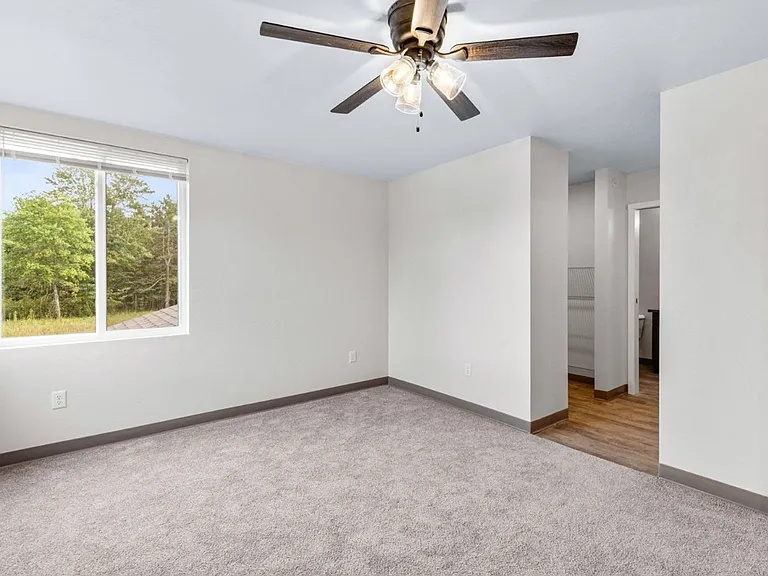 351 Deschane Ave — Photo 10