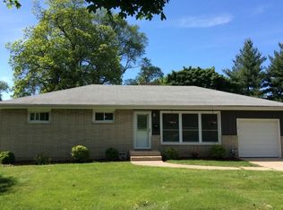 78 McHenry Ave, Crystal Lake, IL 60014