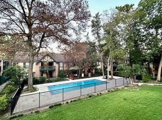 8229 Kingsbrook Rd APT 227, Houston, TX 77024