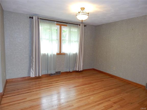 5th image of 5841 Durham Ln