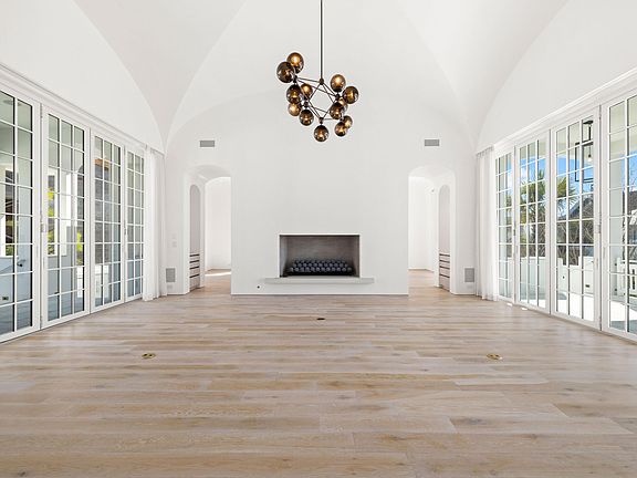 3rd image of 136 Kaiya Ave