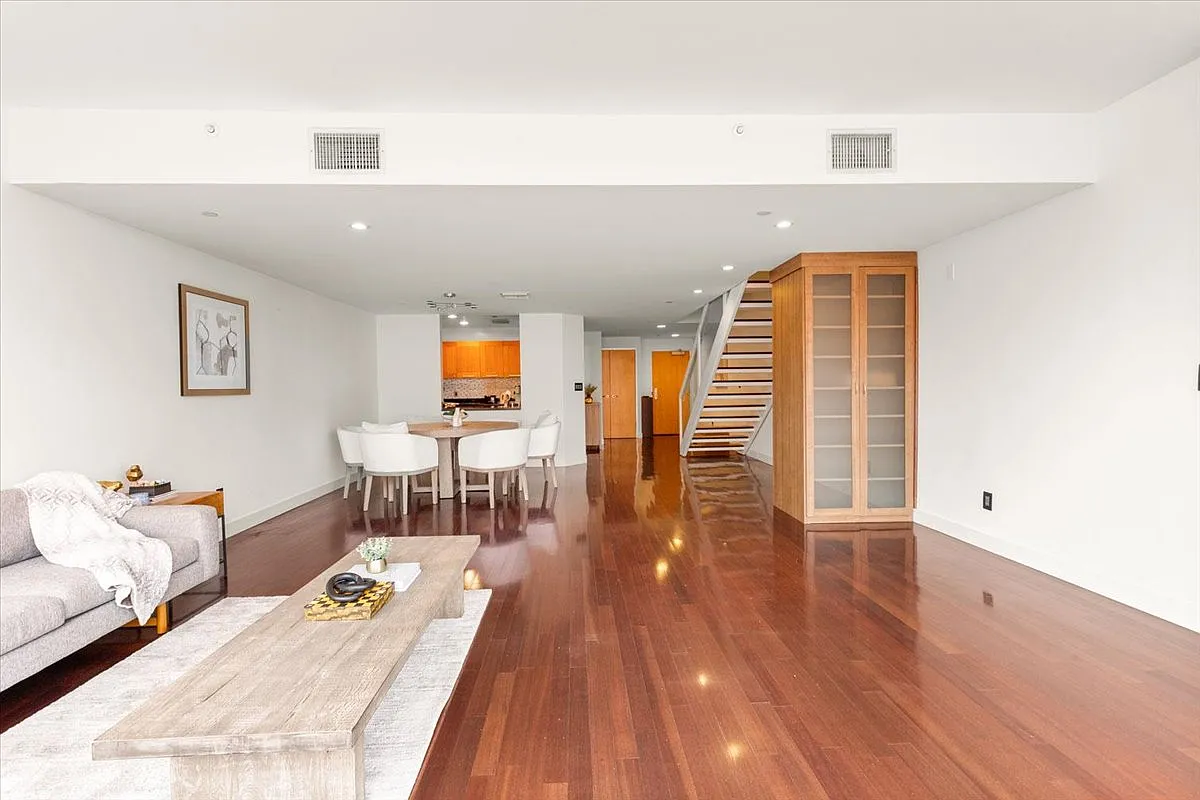 2 bed, 2.5 bath, 1450 sqft, $5,800 — Photo 3