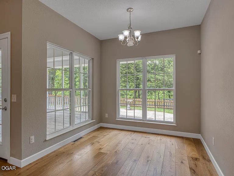 2813 Waters Edge Blvd — Photo 9