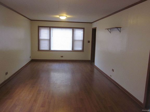 Dolton 521 E 144th 005