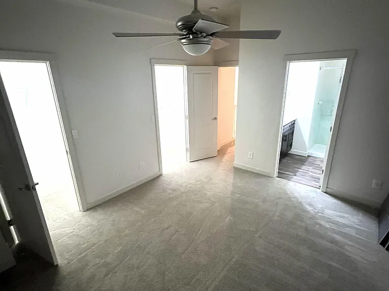 2120 Yakima Ave — Photo 13