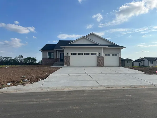3545 S Linden Ct, Wichita, KS 67210