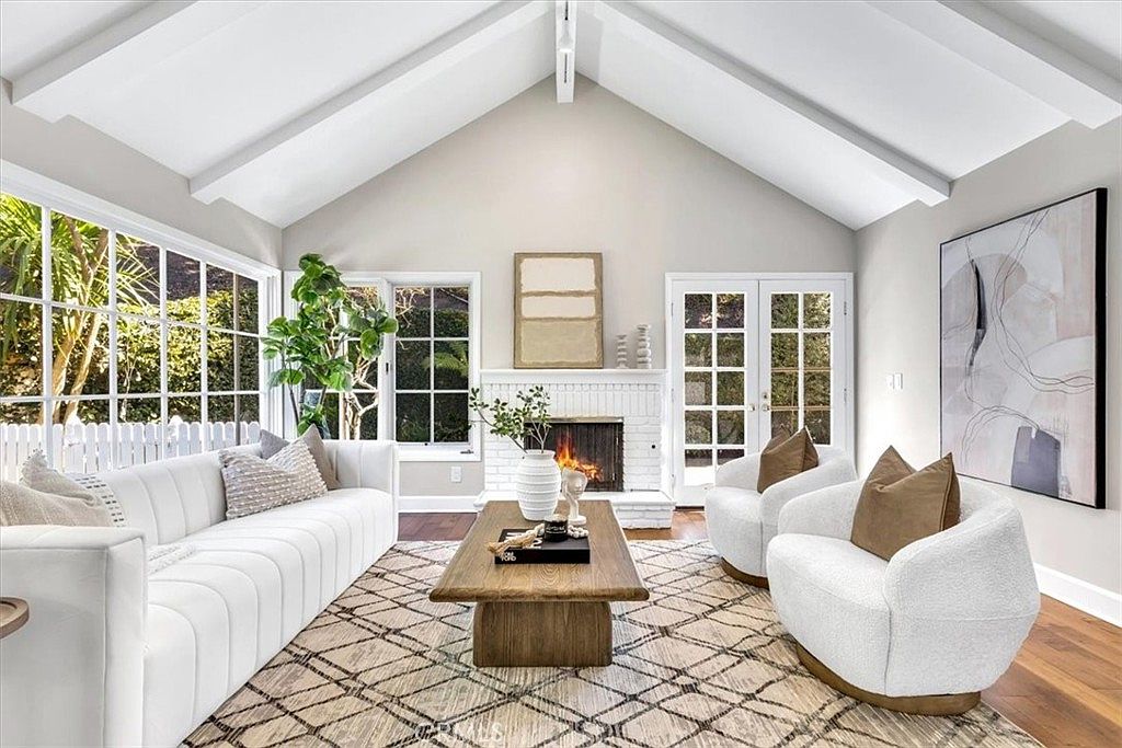 Bibiy【MELINDA CAPE】 Bibiy【MELINDA CAPE】 Bibiy【MELINDA CAPE】 Embellished Zip