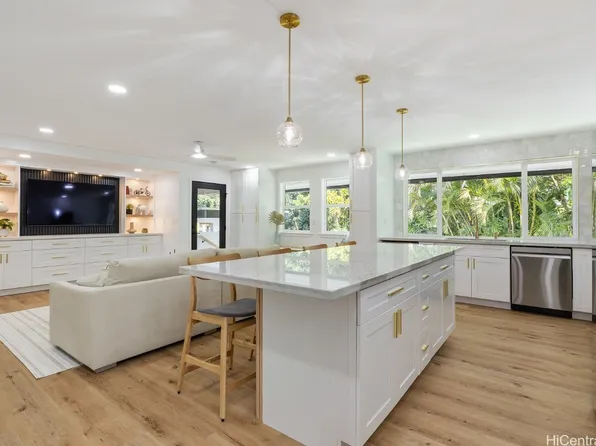 322 Holoku Pl, Wahiawa, HI 96786