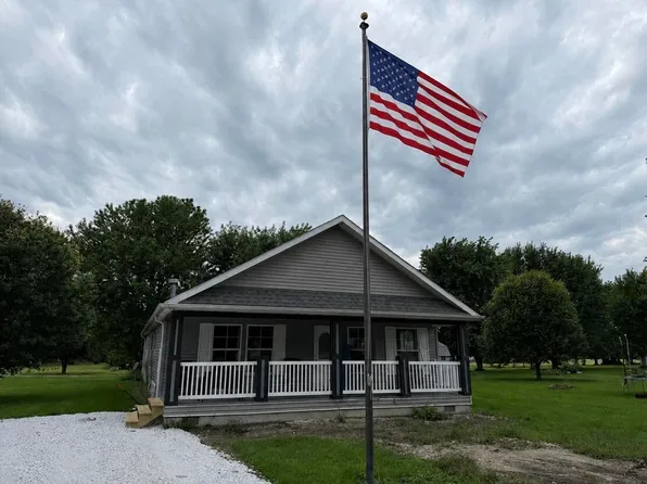 400 N Hobart St, Brook, IN 47922