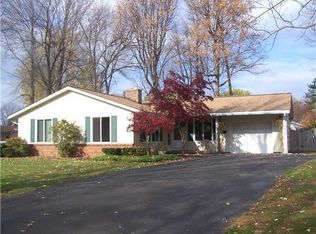 329 Sweet Birch Ln, Rochester, NY 14615