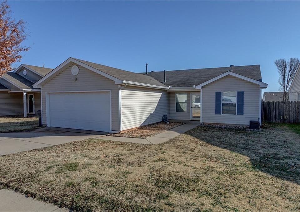1st image of 1004 Hyacinth Hollow Dr