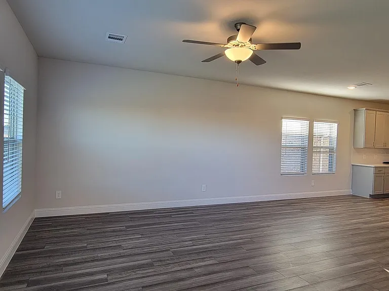 2371 Aspen Hill Dr — Photo 18