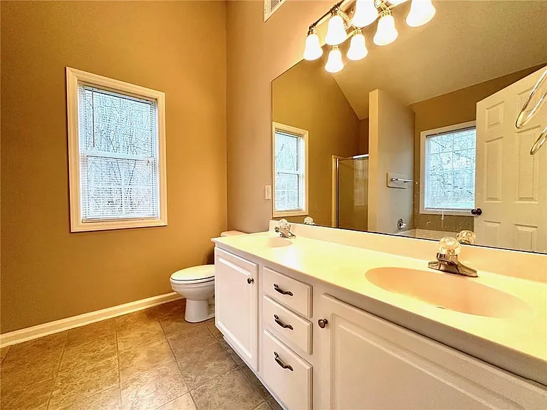 7080 Shady Oak Ln — Photo 14