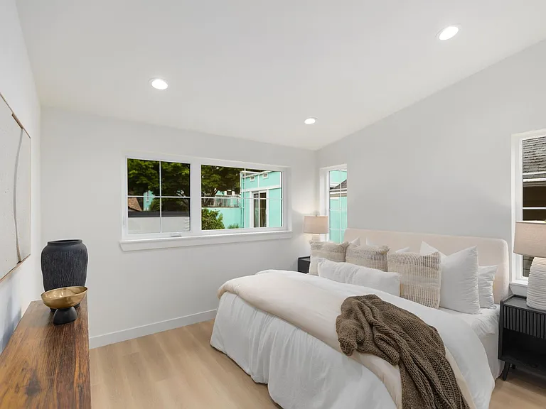 304 NW 45th St — Photo 15
