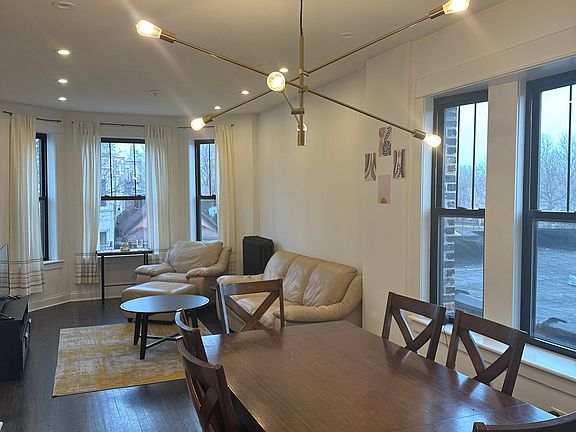 3rd image of 3921 W Polk St #2