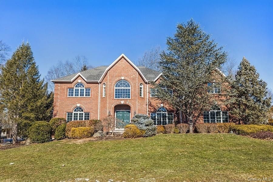 1st image of 19 King Arthur Ct