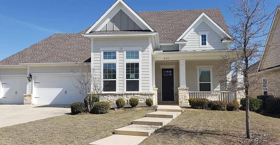 1st image of 841 Mistletoe Dr
