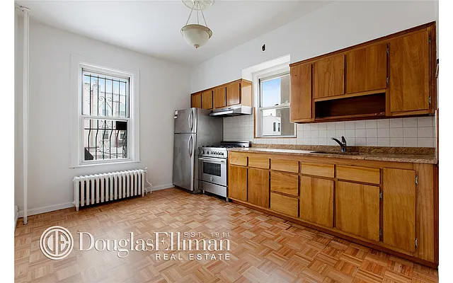 Rented by Douglas Elliman | media 19
