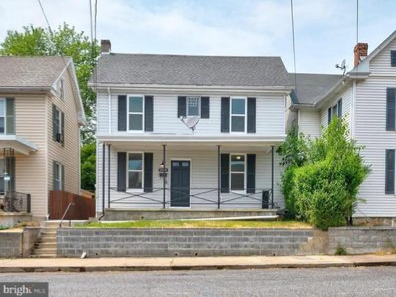 4 bed, 1.5 bath, 1600 sqft, $1,800 — Photo 1