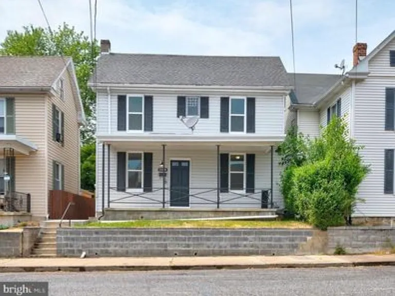 246 Park St — Photo 1