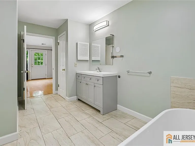 624 Brickhouse Rd — Photo 35