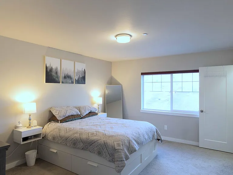 2728 S Andover St — Photo 14